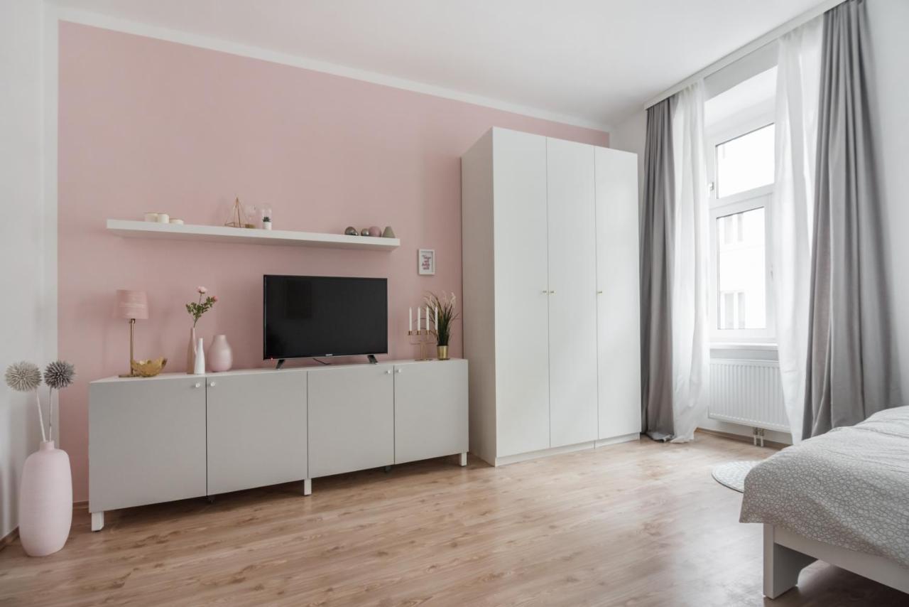 Nice Apartment In Lovely Area Виена Екстериор снимка